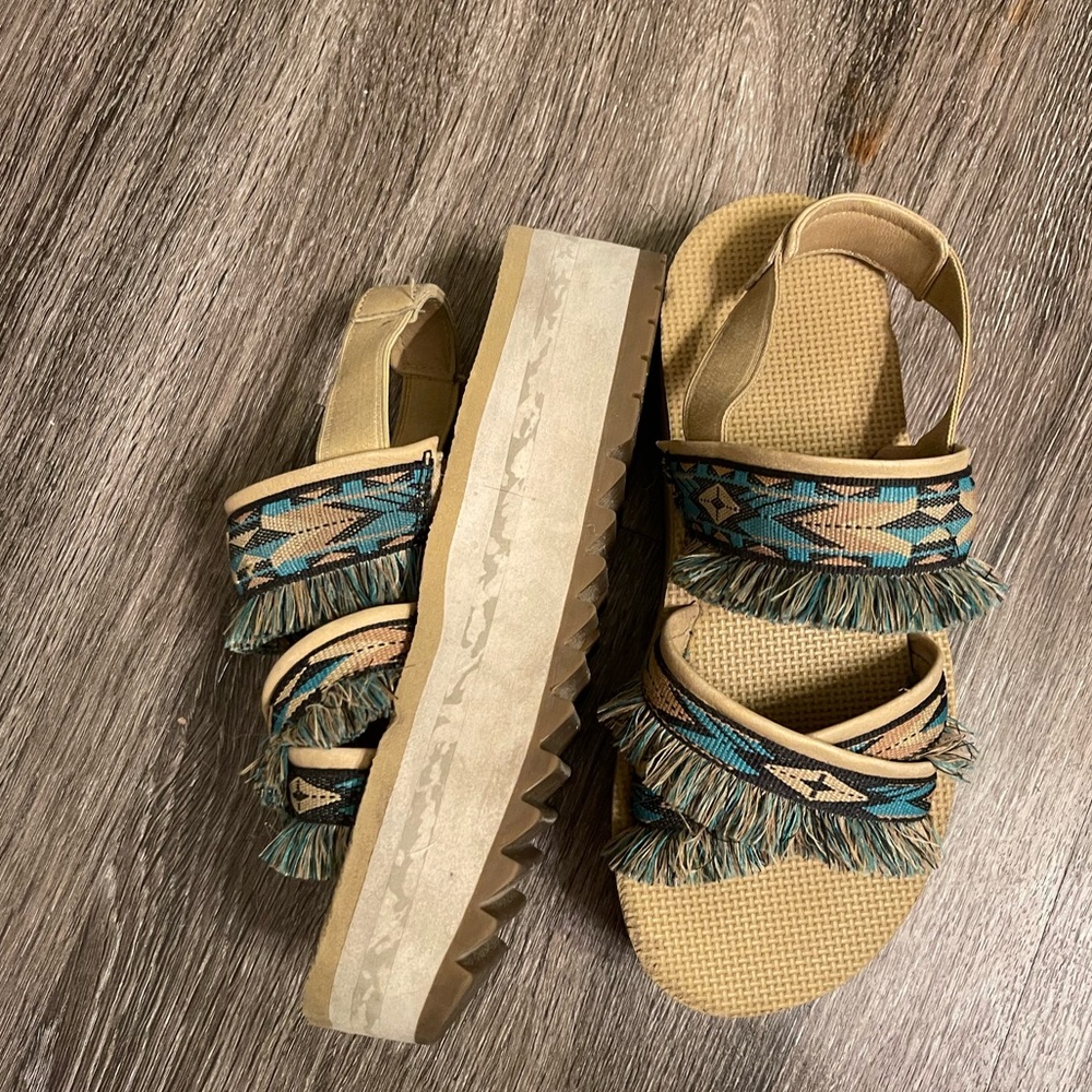 Platform Teva sandals